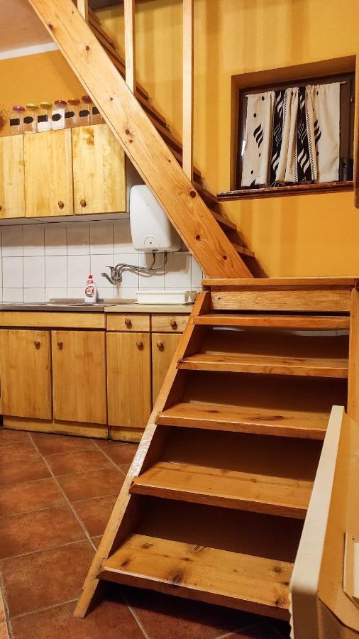 Apartamento Wood House Ruma Exterior foto